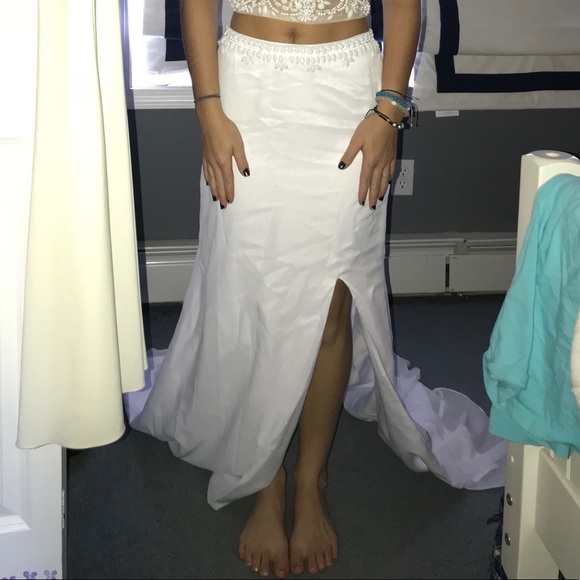 NWOT PROM DRESS WHITE WITH JEWELS - Picture 4 of 4